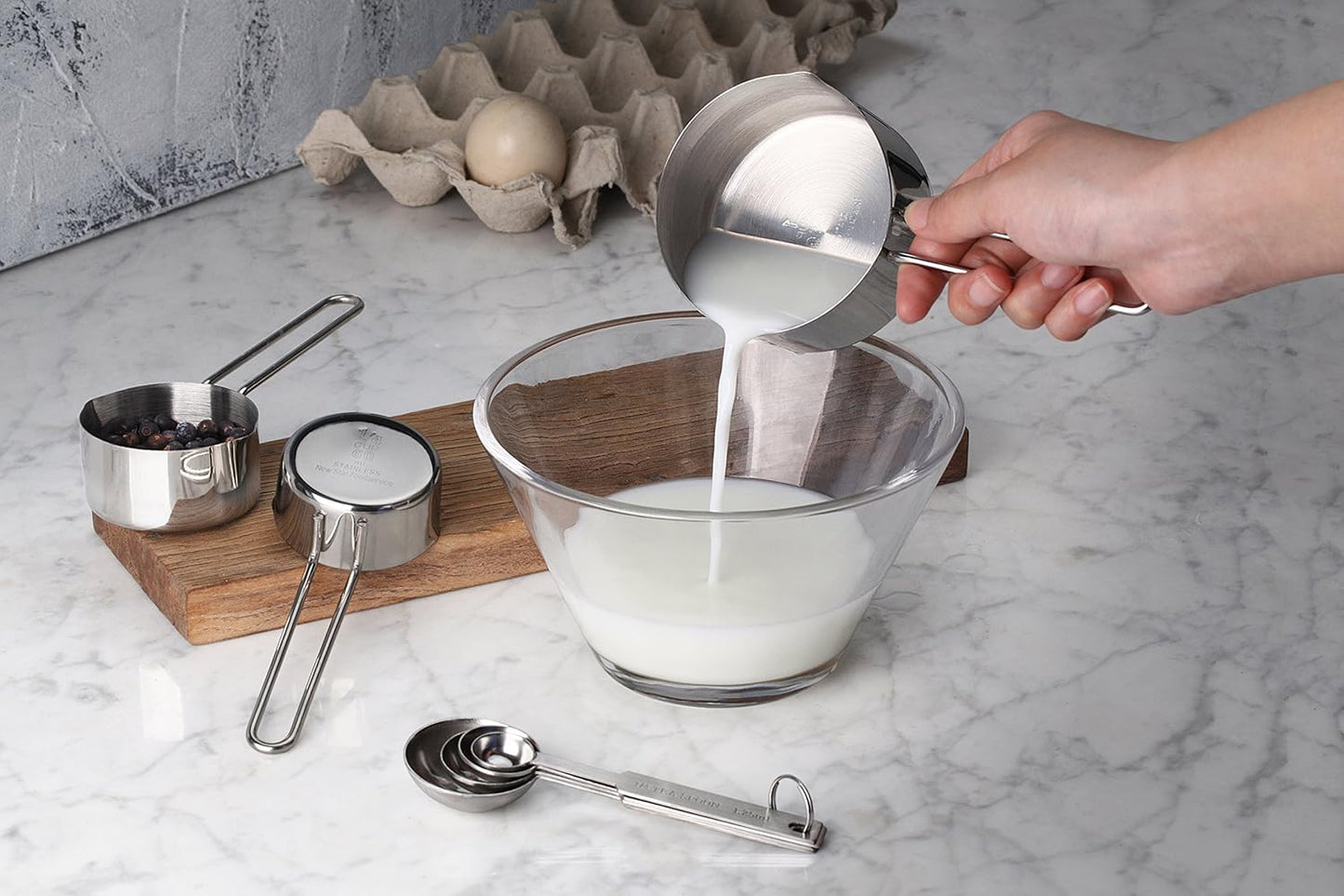 New Star Foodservice 42917 Stainless Steel Measuring Cups and Spoons Set, 8-Piece Metal Measuring Set for Baking, Cooking, Dry and Liquid Ingredients, Restaurant Grade, Silver