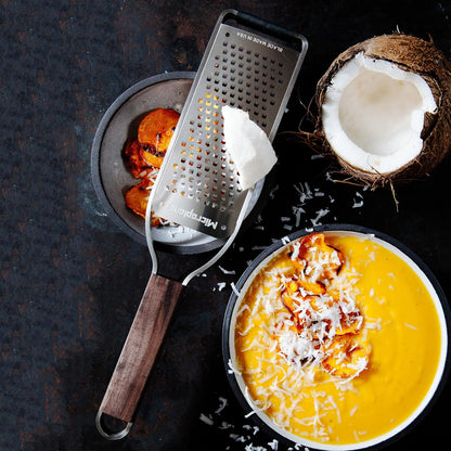 Microplane Kitchen Grater Coconut, Nuts and Horseradish Grater for Cheese, Carrot, Ginger, Coconut, Nuts and Horseradish from the Master Collection in Walnut Wood and Stainless Steel