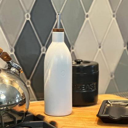 Fox Run White Ceramic Oil Bottle, 17 oz/500 ML Olive Oil Dispenser | Includes Pouring Spout & Cap To Minimize Mess | Beautiful White Ceramic Olive Oil Dispenser | Easily Cook & Make Salads