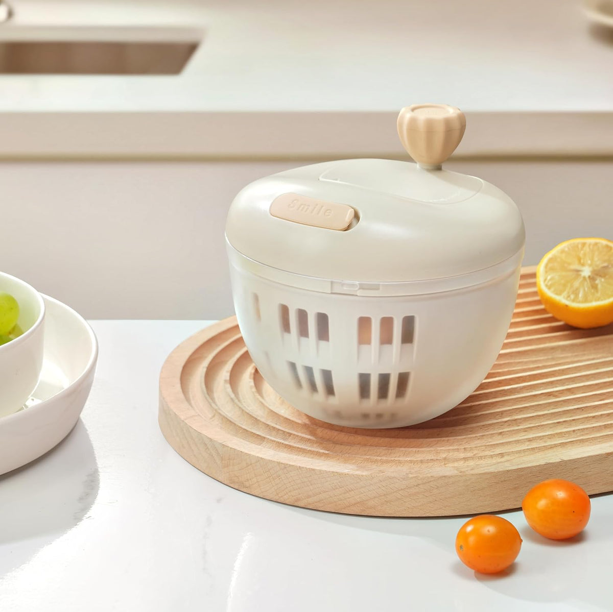 Fruit and Salad Washing Bowl with Strainer,Colander for Kitchen,Multi-Functional Vegetable and Food Drainer with Lid, Handle and Fork,Portable Fruit and Salad Containers for Fridge,BPA Free，Grape