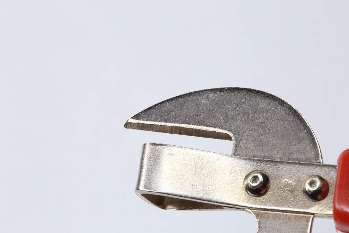 Manual Can Opener Old Fashioned Can/Bottle Opener For Camping That Actually Works No Rust Durable Claw-Shaped Heavy Duty Can Opener 2-in-1 Can Opener And Bottle Opener In One For Camping