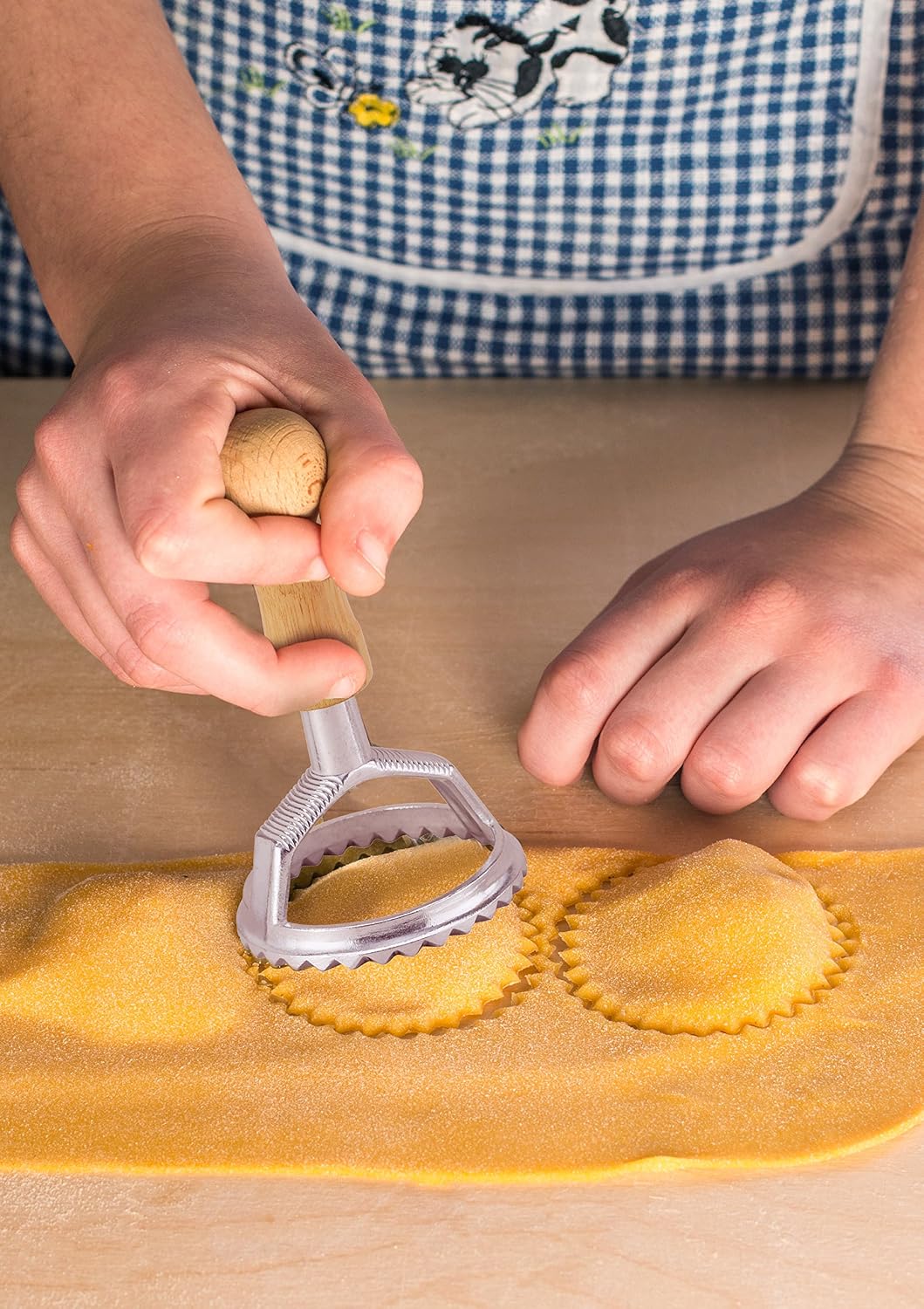 Ravioli Maker Stamp With Wooden Handle, Fluted Heart Shape, For Homemade Pasta, Cookies, Everyday Meals, And Holidays, 2.5-Inch