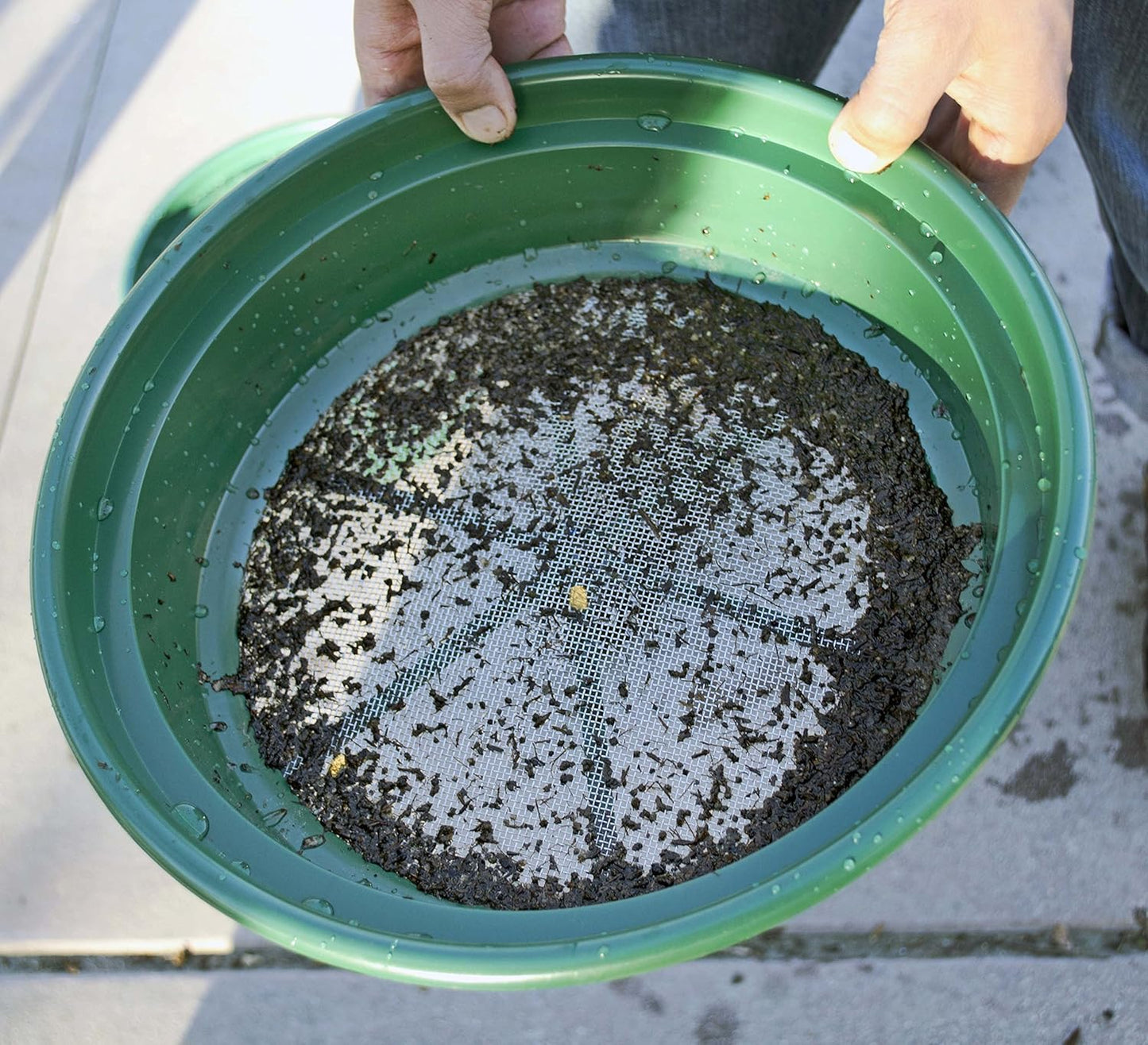 SE 13.25 Inch Wide Stackable Classifier Gold Prospecting Pan - 1/8 Inch Stainless Steel Mesh Sifting Pan, Green