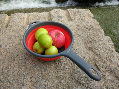 ZOER Kitchen Foldable Pasta Strainers,Collapsible Colanders with Handles,Space-Saver Folding Silicone Strainers Colander,Capacity of 2 quart (Green)