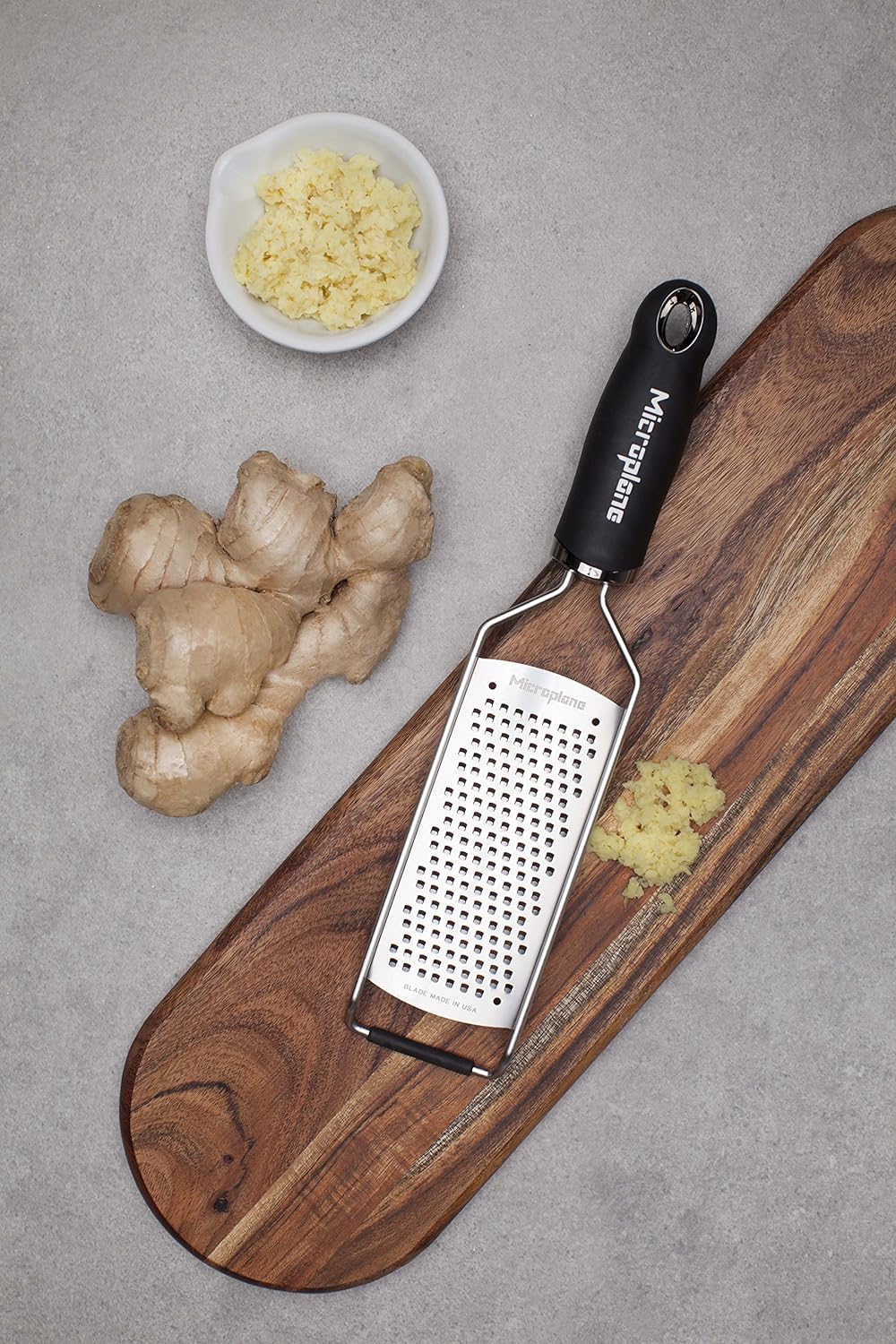 Microplane Gourmet Series Cheese Grater with Soft Touch Handle (Extra Coarse, Black)