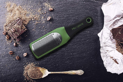 Microplane Artisan Series Cheese Grater and Zester (Fine, Red)
