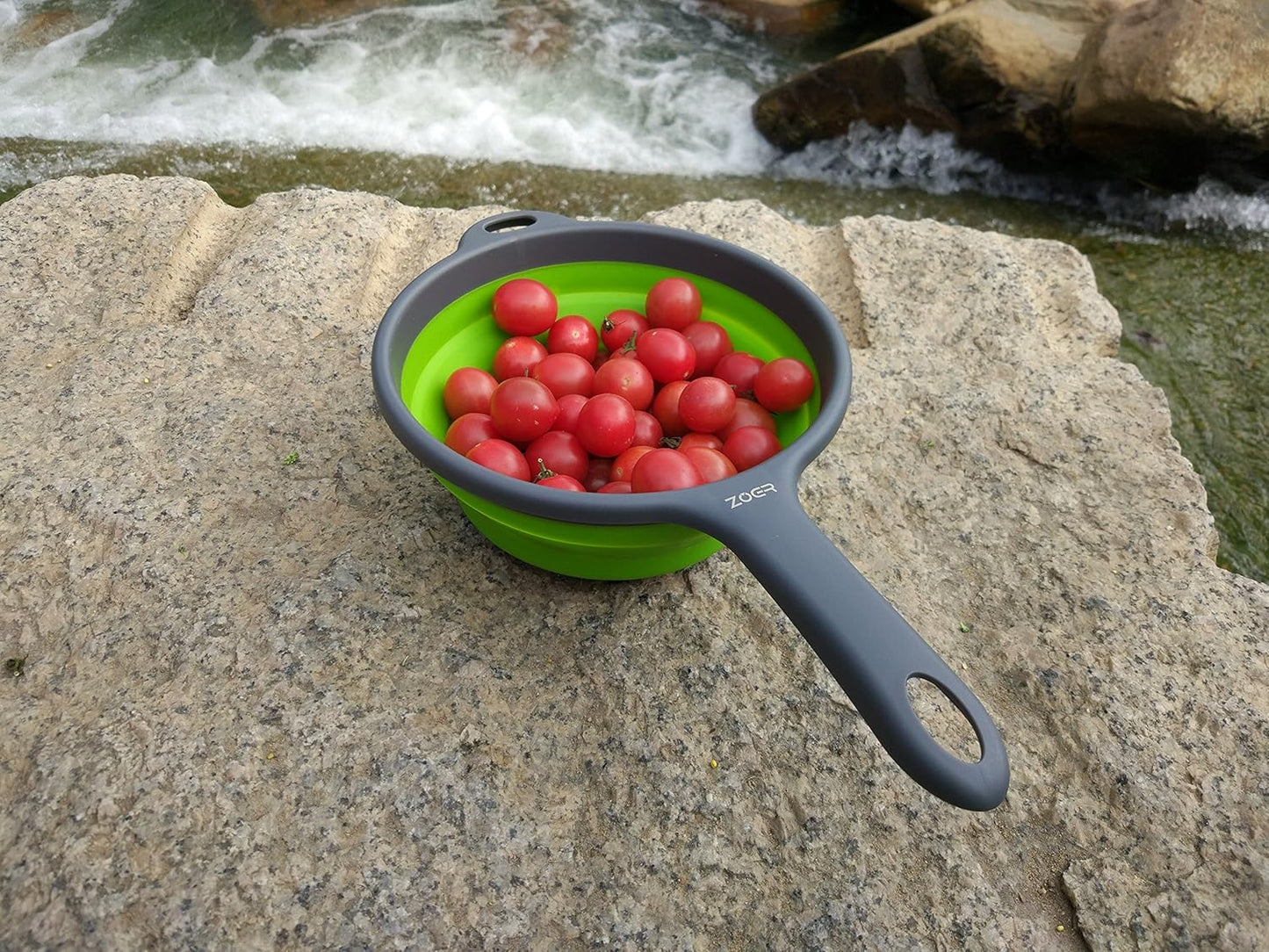 ZOER Kitchen Foldable Pasta Strainers,Collapsible Colanders with Handles,Space-Saver Folding Silicone Strainers Colander,Capacity of 2 quart (Green)