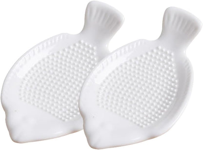 Fish-Shaped Ceramic Garlic Grater Plate Manual Grinder for Ginger Garlic Vegetables Compact Dishwasher Safe Kitchen Tool 4.72X2.75X1.18In