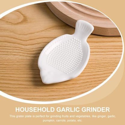 Fish-Shaped Ceramic Garlic Grater Plate Manual Grinder for Ginger Garlic Vegetables Compact Dishwasher Safe Kitchen Tool 4.72X2.75X1.18In