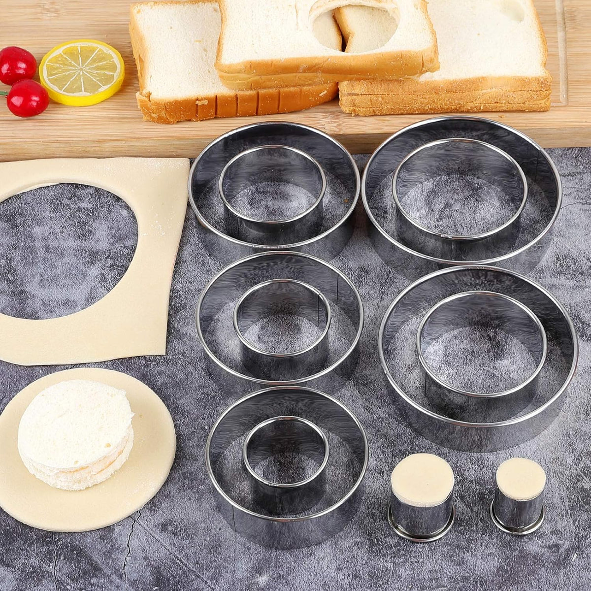 Round Cookie Cutters Set 12 Pieces Bistcuit Cookie Cutters Circle Pastry Cutters Round Donut Ring Molds for Baking for Pastries Doughs Doughnuts