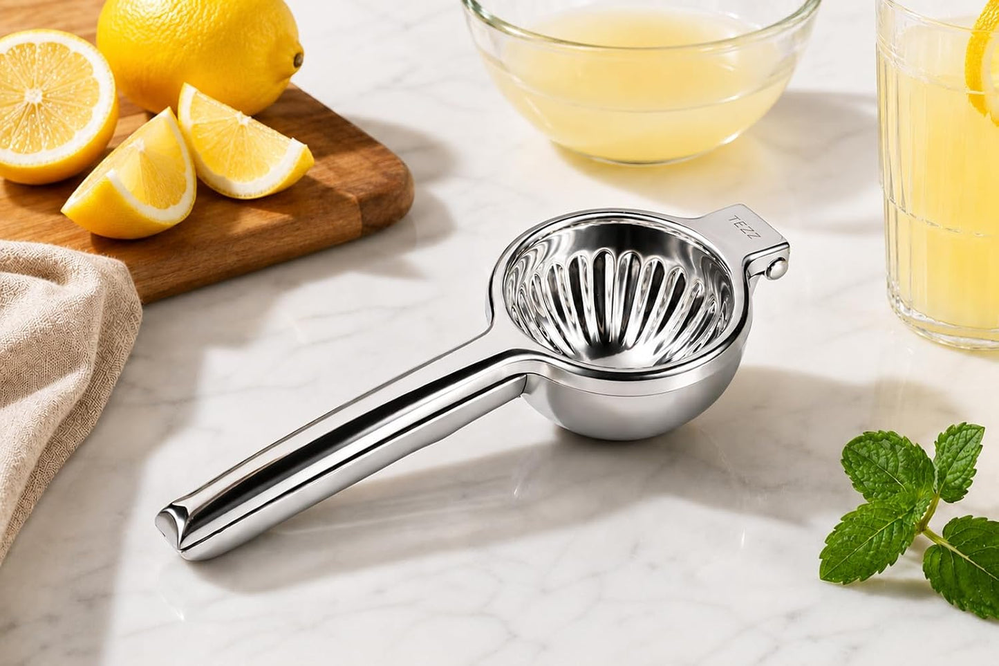 Premium Lemon Squeezer, Large Heavy Duty Handhelp Juicer for Lemon, Metal Hand Press Citrus Juicer, Lime Squeezer Bar Tool, Manual Citrus Press | Large bowl ergonomic handle easy handheld press for lemons and limes