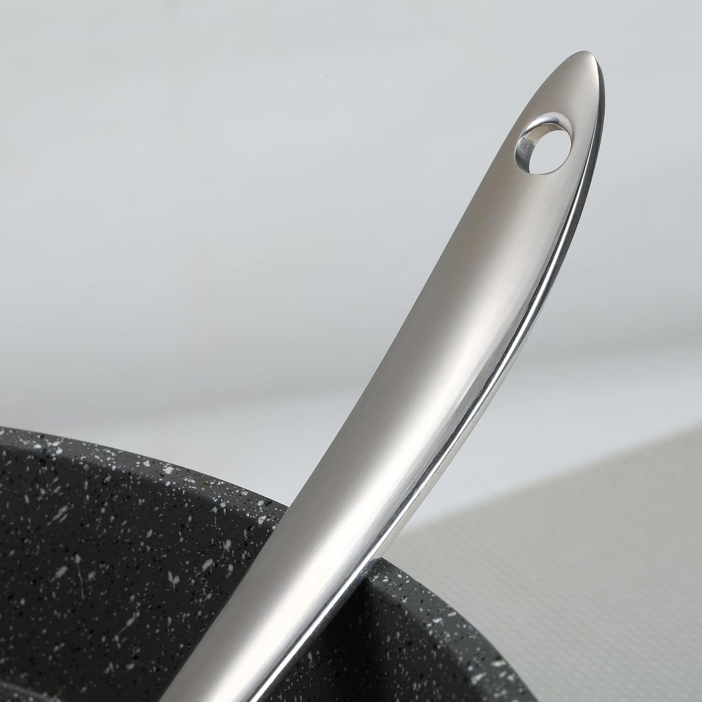 4.Oz 18/10 Stainless Steel Kitchen Ladle Cooking Utensils with 11.8-Inch Handle,Heavy Duty Serving Large Soup Spoon,Dishwasher Safe(Gold)