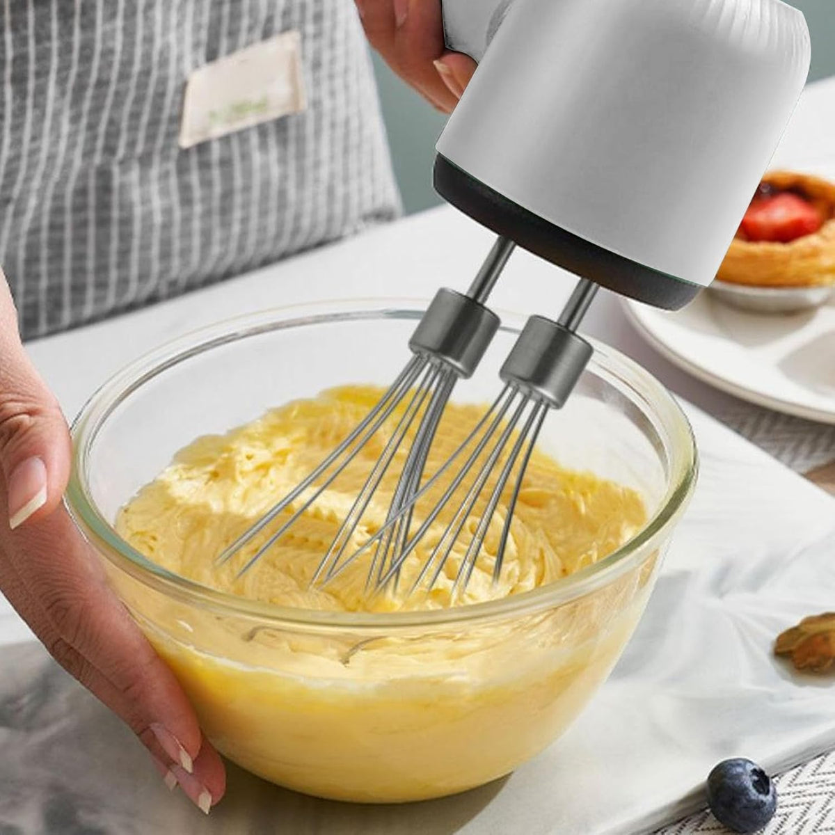 Cordless Electric Hand Mixer Dual Whisk Hand Mixer, Stainless Steel USB Rechargeable Low Speed Cordless Electric Hand Whisk for Baking Kitchen Whipping Mixing Egg Cake Dough