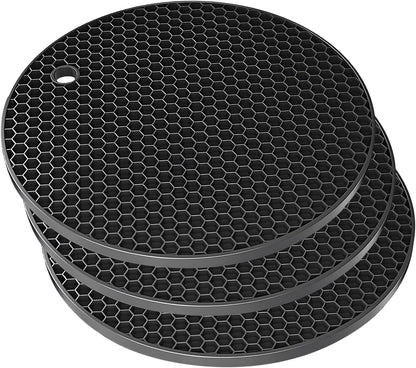 Silicone Non-Slip, Heat Resistant & Water-Trapping Trivet Mats for Water Glasses & Teacup & Coffee Cup & Dishes & Cookware, Multipurpose Kitchen Table Coaster, 5.5-Inch, 2 Pcs, Black