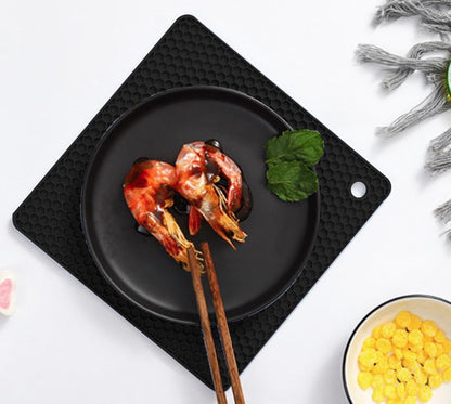 Silicone Non-Slip, Heat Resistant & Water-Trapping Trivet Mats for Water Glasses & Teacup & Coffee Cup & Dishes & Cookware, Multipurpose Kitchen Table Coaster, 5.5-Inch, 2 Pcs, Black