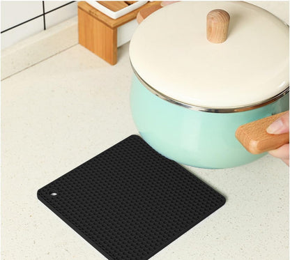Silicone Non-Slip, Heat Resistant & Water-Trapping Trivet Mats for Water Glasses & Teacup & Coffee Cup & Dishes & Cookware, Multipurpose Kitchen Table Coaster, 5.5-Inch, 2 Pcs, Black