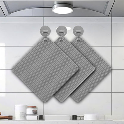 Silicone Non-Slip, Heat Resistant & Water-Trapping Trivet Mats for Water Glasses & Teacup & Coffee Cup & Dishes & Cookware, Multipurpose Kitchen Table Coaster, 5.5-Inch, 2 Pcs, Black
