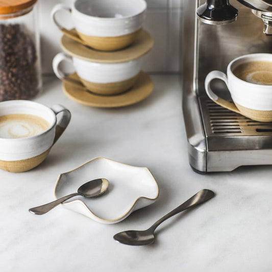 Spoon Rest for Stove Top, Spoon Holder for Stove, 5.3In Ceramic Spoon Rest for Kitchen Counter, Coffee Spoon Holder with Ruffled Edge, Farmhouse Spatula Holder for Kitchen Decor, Beige