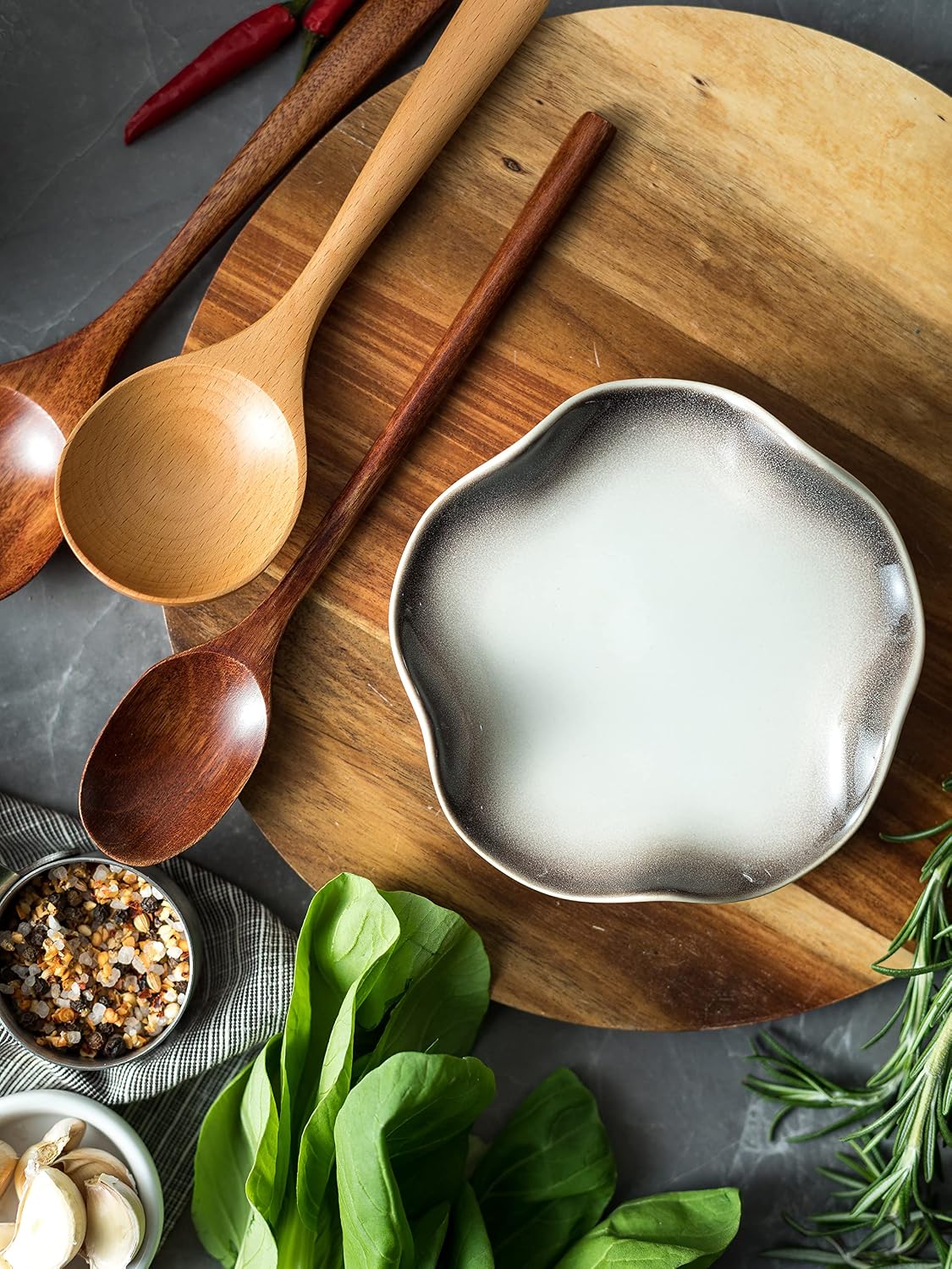Spoon Rest for Stove Top, Spoon Holder for Stove, 5.3In Ceramic Spoon Rest for Kitchen Counter, Coffee Spoon Holder with Ruffled Edge, Farmhouse Spatula Holder for Kitchen Decor, Beige