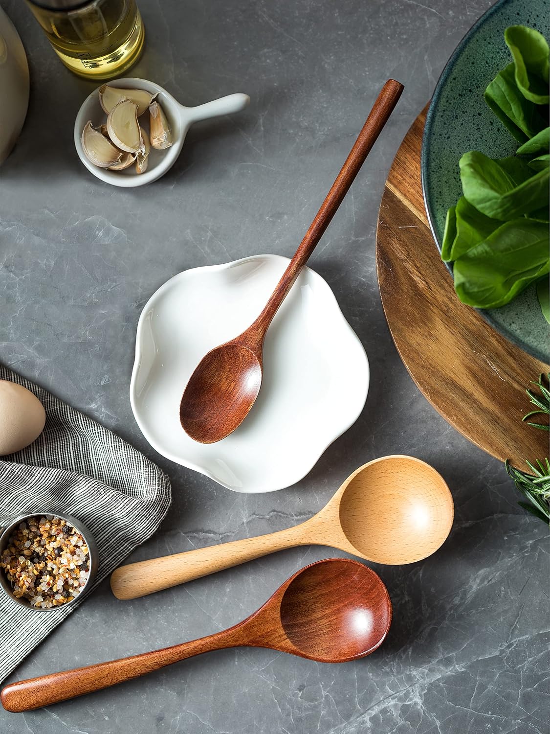 Spoon Rest for Stove Top, Spoon Holder for Stove, 5.3In Ceramic Spoon Rest for Kitchen Counter, Coffee Spoon Holder with Ruffled Edge, Farmhouse Spatula Holder for Kitchen Decor, Beige