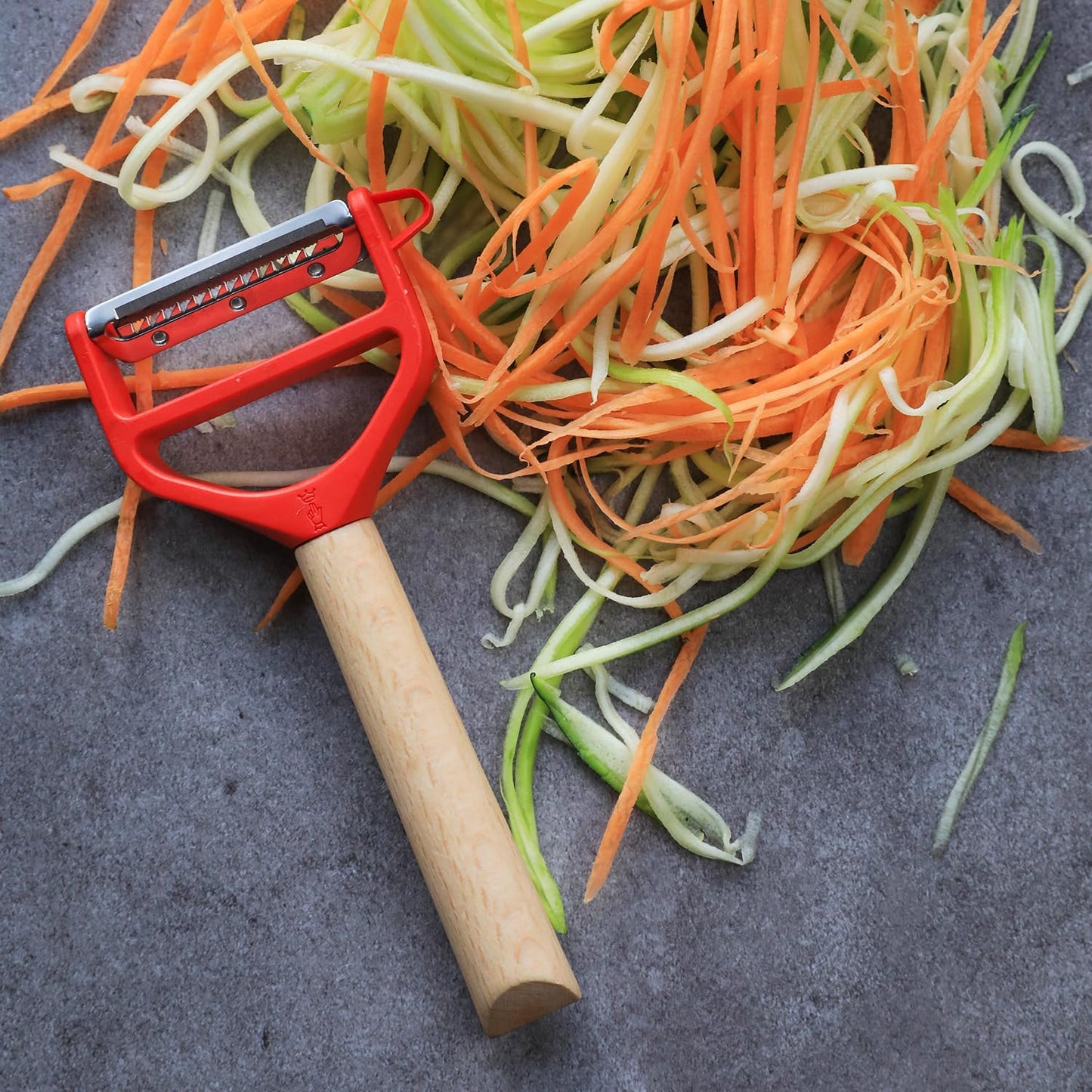 T-DUO Peeler - Beech Wood Handle - Double Stainless Steel Blade - Vegetable Peeler, Preparation of Juliennes - Ideal for Right and Left Handed People - Blue