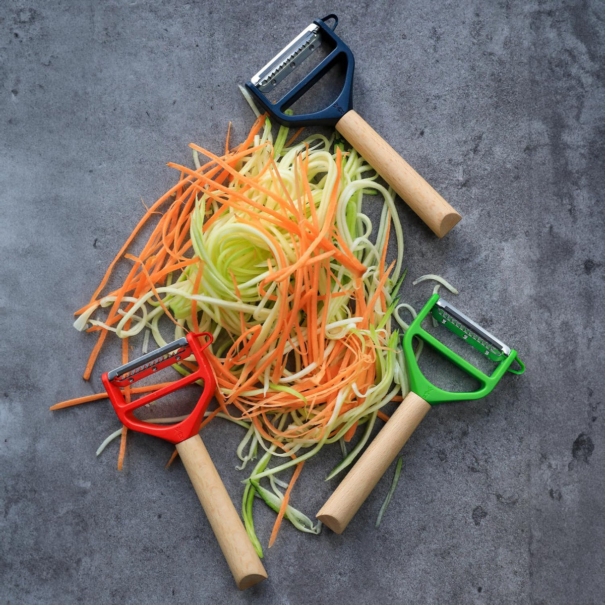 T-DUO Peeler - Beech Wood Handle - Double Stainless Steel Blade - Vegetable Peeler, Preparation of Juliennes - Ideal for Right and Left Handed People - Blue