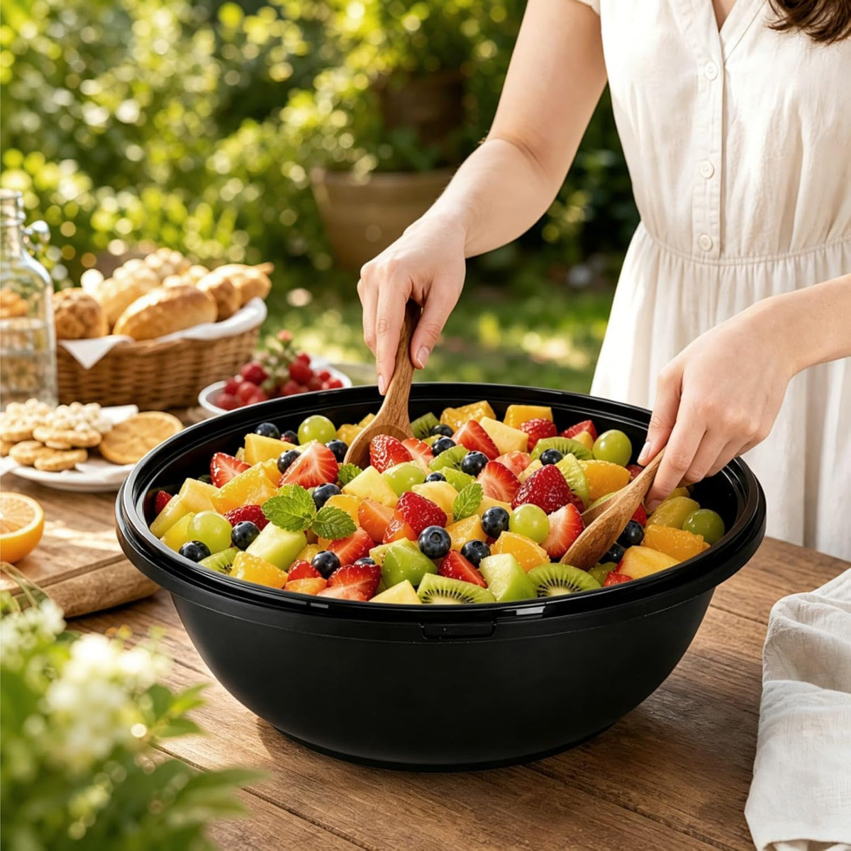 ZAVOOS 8 Pack 165 Oz Plastic Serving Bowls with Lids