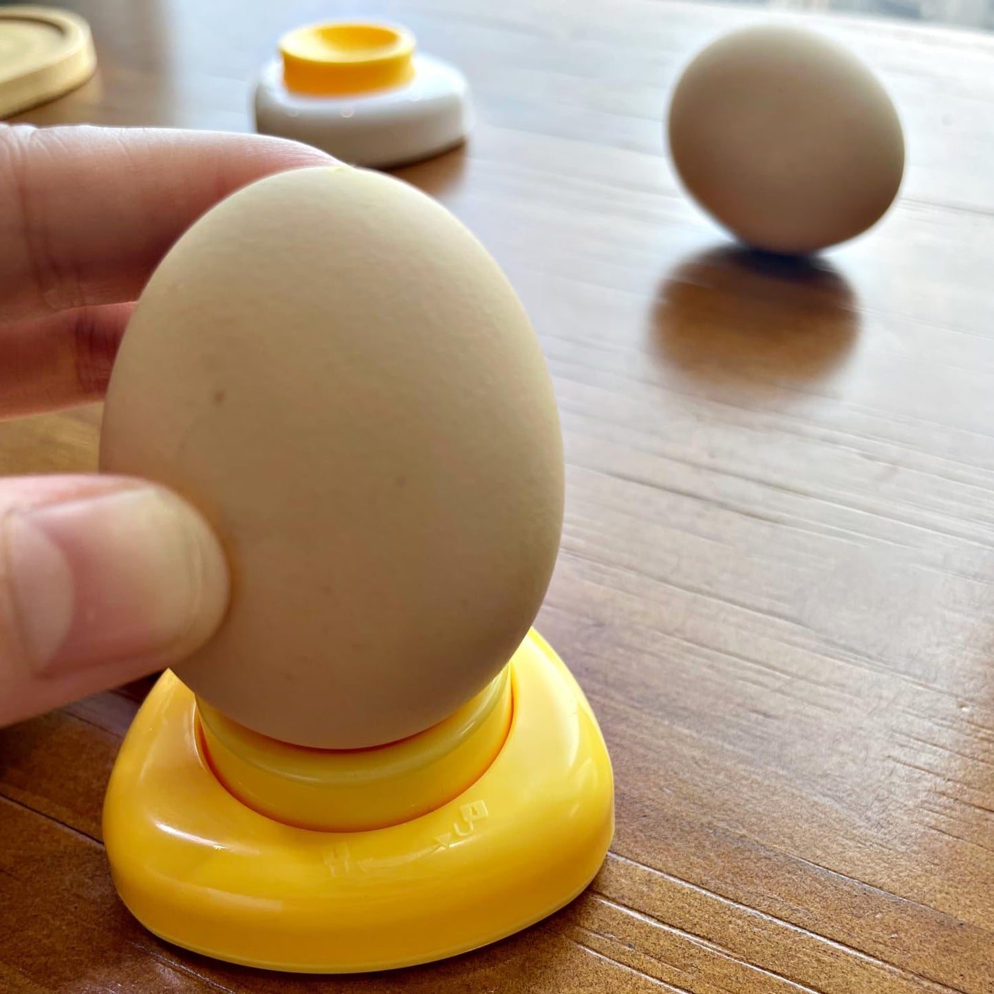 Magnet Egg Piercer for Raw Eggs, with Magnetic Base and Safety Lock, Hard Boiled Egg Peeler, Egg Pricker to Get a Good Hard Boiled Egg