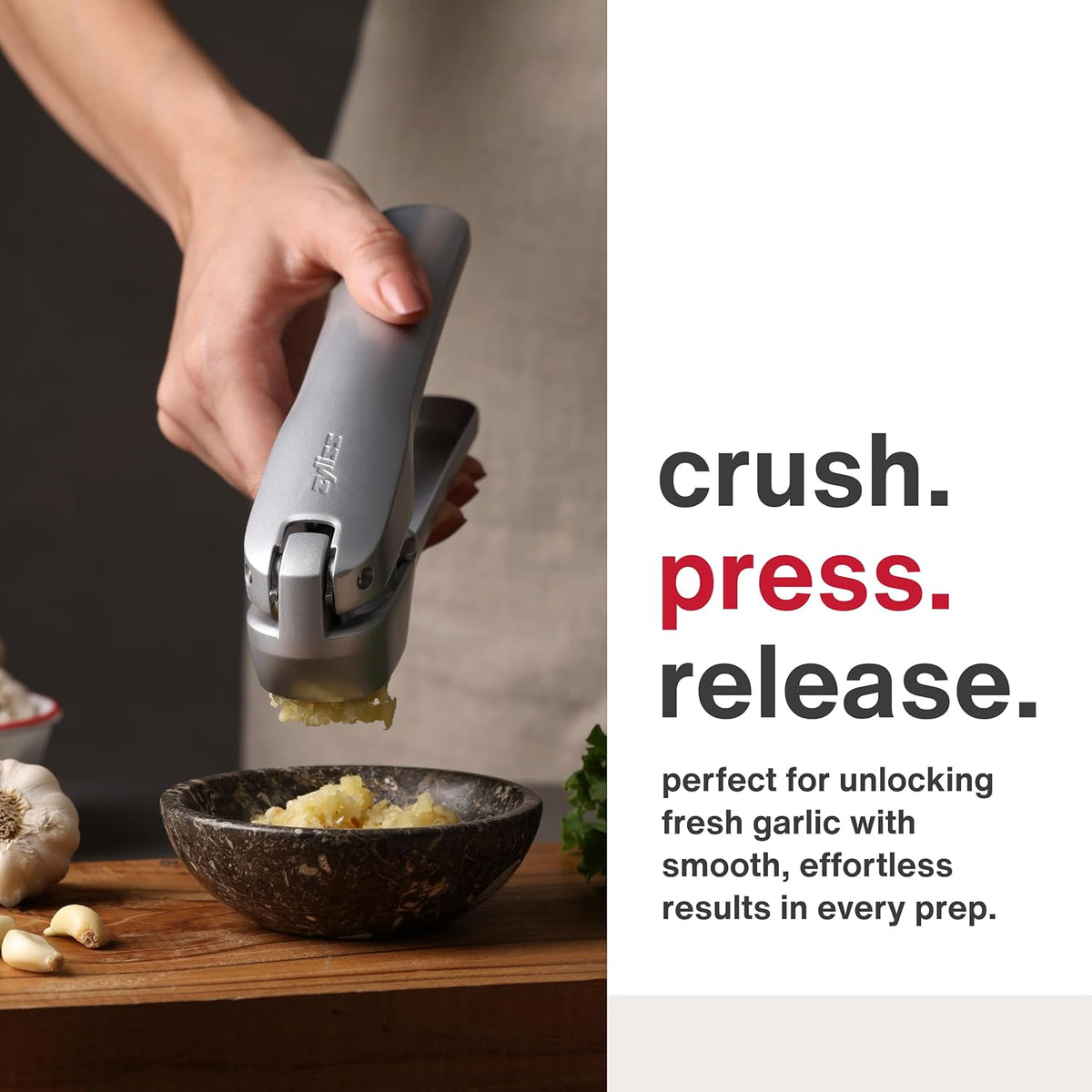 Susi 3 Garlic Press - Garlic and Ginger Mincer - Built-In Cleaner - Garlic Crusher, Mincer and Peeler - Dishwasher Safe - Cast Aluminum