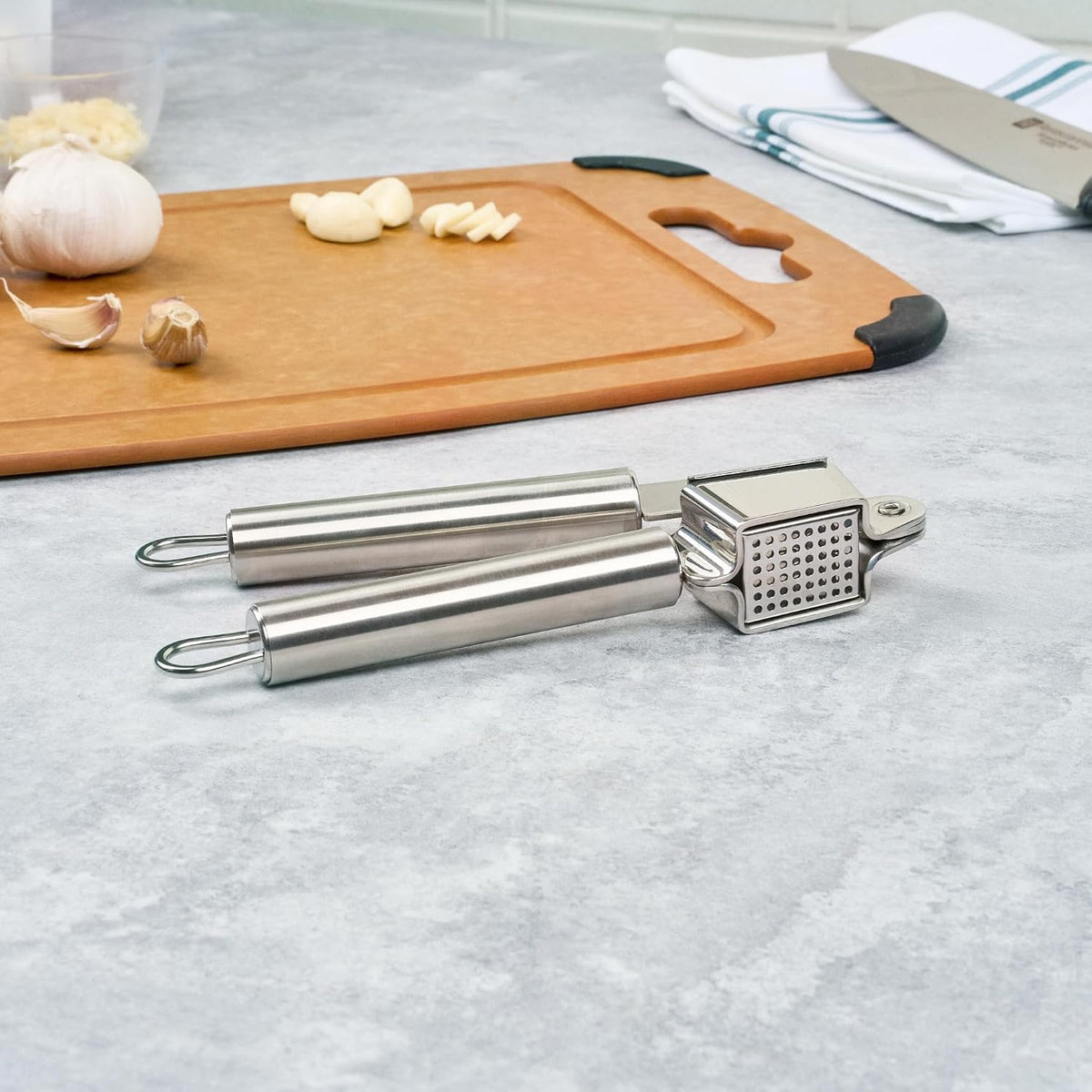 Stainless Steel Garlic Press - German Standard Garlic Mincer Tool Easy to Squeeze and Clean, Dishwasher Safe - Heavy Duty Garlic Chopper Tool for Ginger, Seeds
