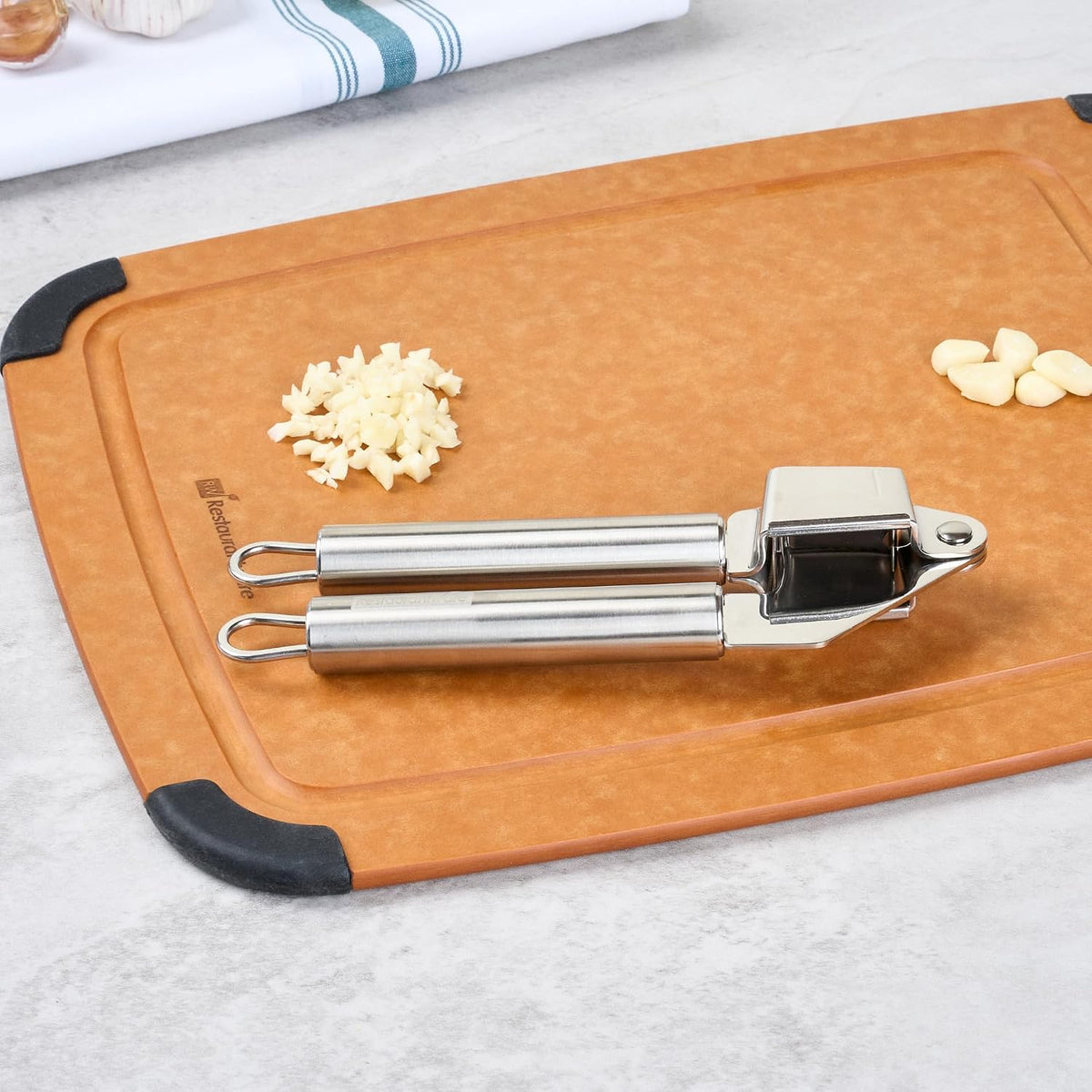 Stainless Steel Garlic Press - German Standard Garlic Mincer Tool Easy to Squeeze and Clean, Dishwasher Safe - Heavy Duty Garlic Chopper Tool for Ginger, Seeds