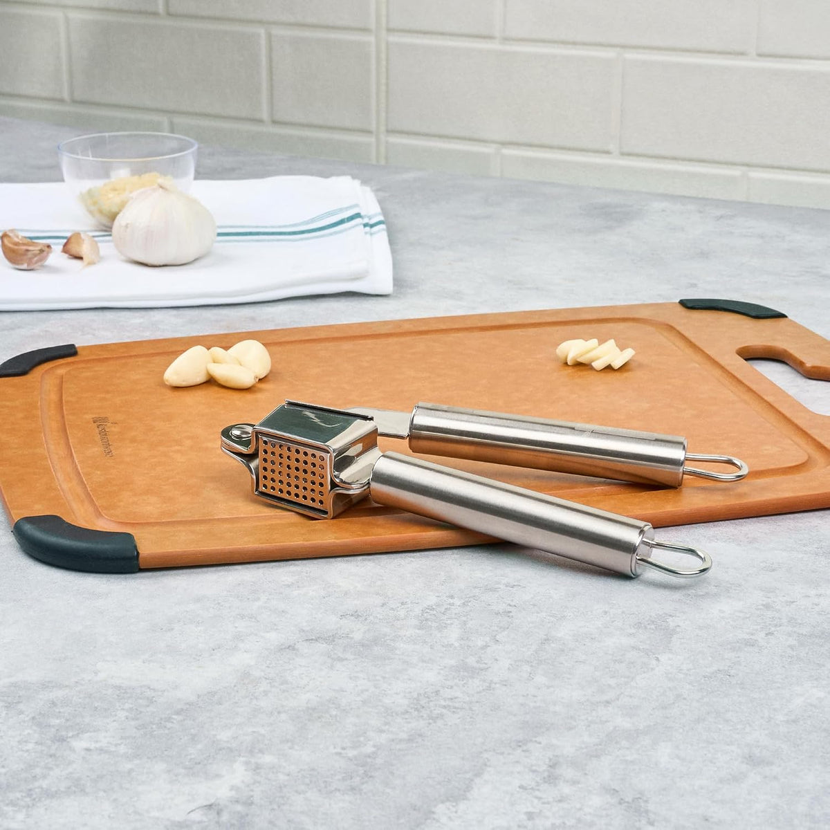 Stainless Steel Garlic Press - German Standard Garlic Mincer Tool Easy to Squeeze and Clean, Dishwasher Safe - Heavy Duty Garlic Chopper Tool for Ginger, Seeds