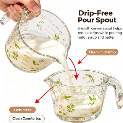 Glass Measuring Cup with Handle & Pour Spout, 500ml Glass Decorative Measuring Beaker Cup with Precise Markings, Floral Print Measuring Cup for Baking, Cooking, Mixing (Microwave & Dishwasher Safe)
