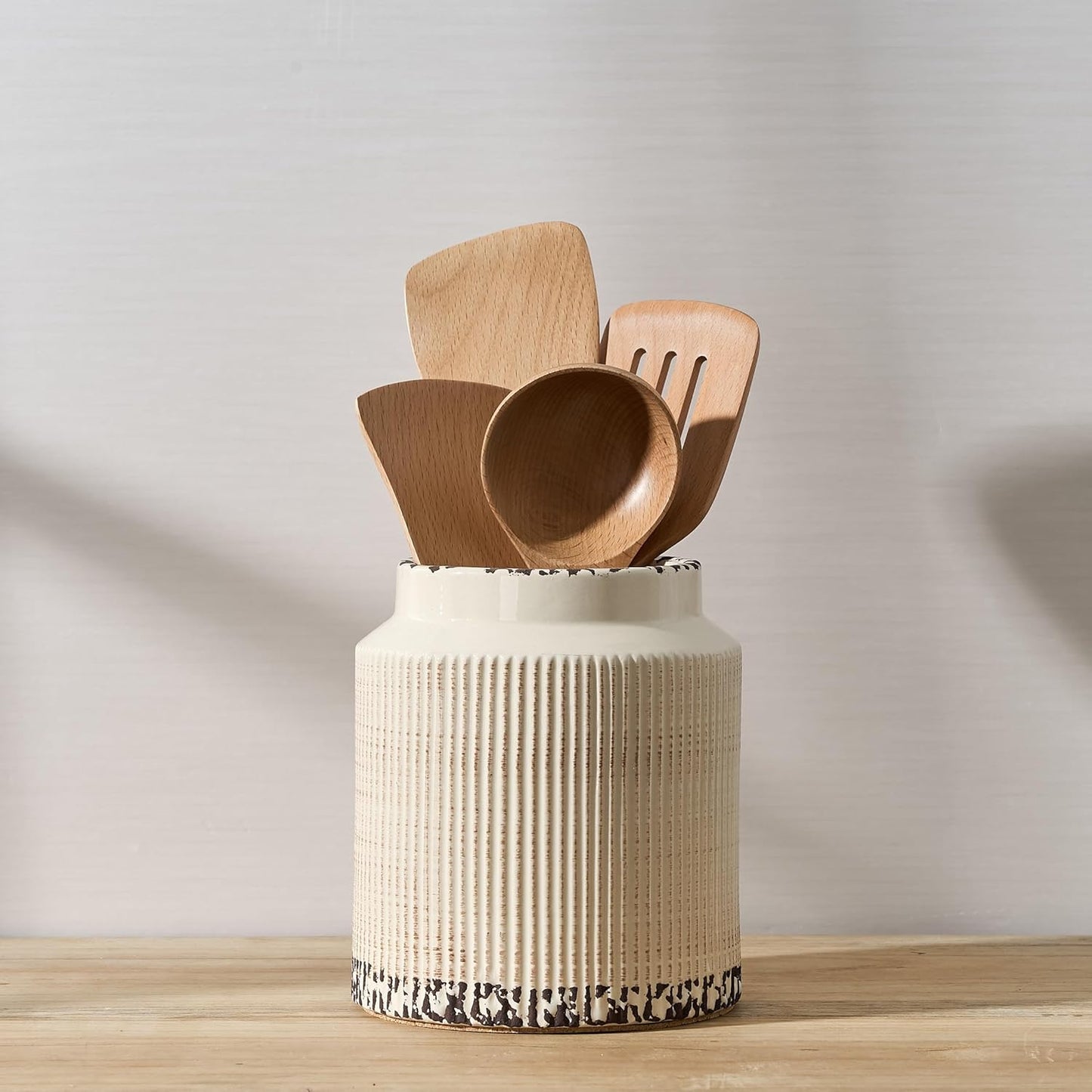 JIEMEI HOME Kitchen Utensil Holder, Ceramic Stable Utensil Crock for Countertop, 7.2" Large Utensil Organizer with Cork Mat, Removable Bamboo Divider for Kitchen Décor and Accessories, Wild Sage Earth