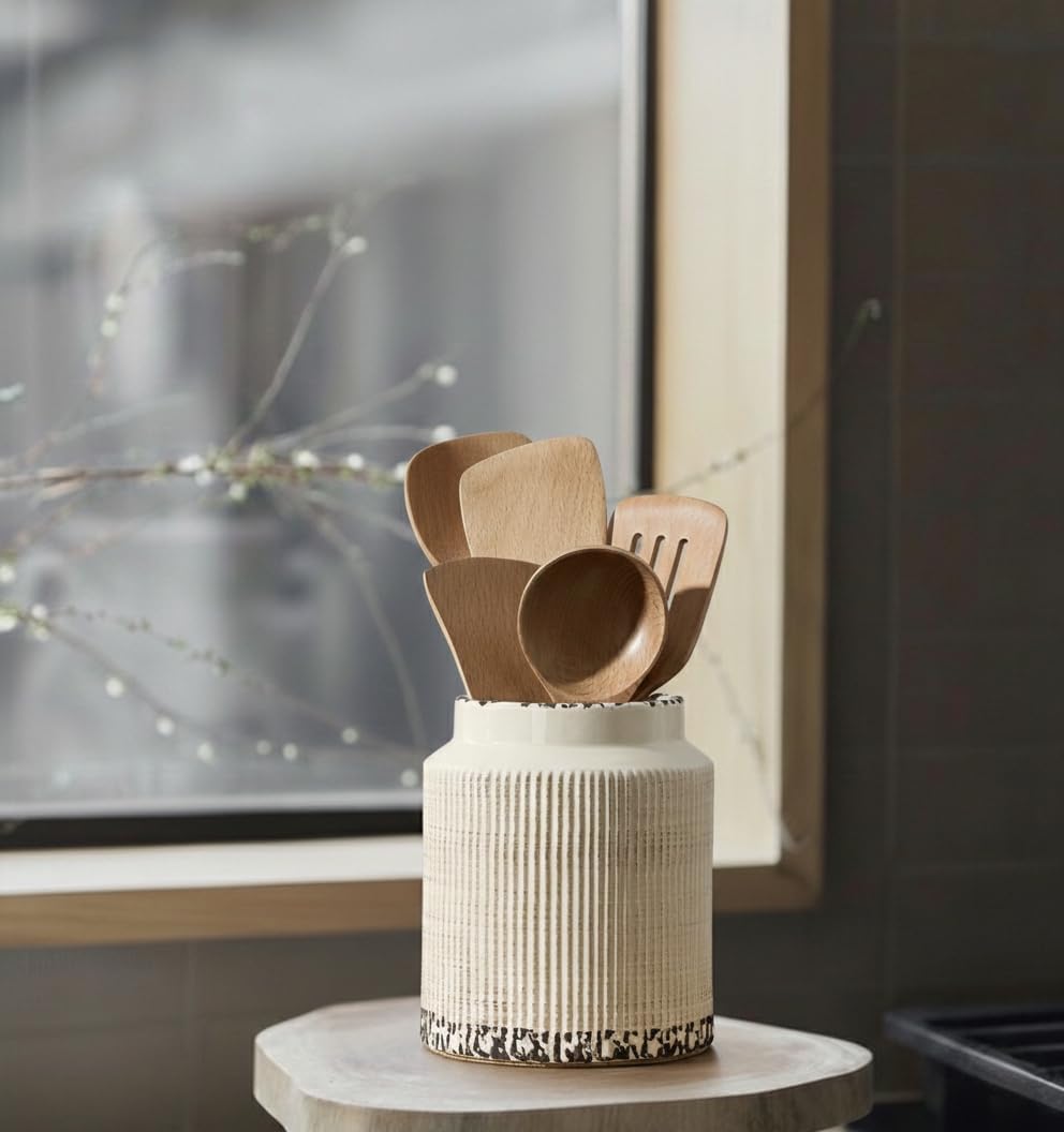 JIEMEI HOME Kitchen Utensil Holder, Ceramic Stable Utensil Crock for Countertop, 7.2" Large Utensil Organizer with Cork Mat, Removable Bamboo Divider for Kitchen Décor and Accessories, Wild Sage Earth