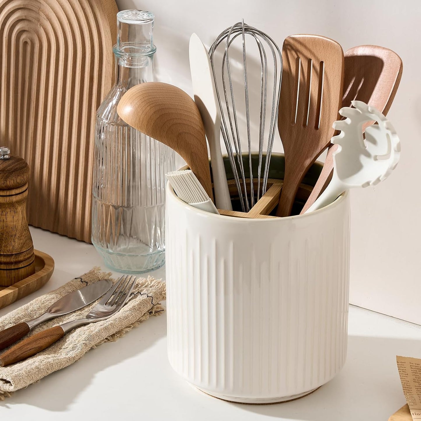 JIEMEI HOME Kitchen Utensil Holder, Ceramic Stable Utensil Crock for Countertop, 7.2" Large Utensil Organizer with Cork Mat, Removable Bamboo Divider for Kitchen Décor and Accessories, Wild Sage Earth