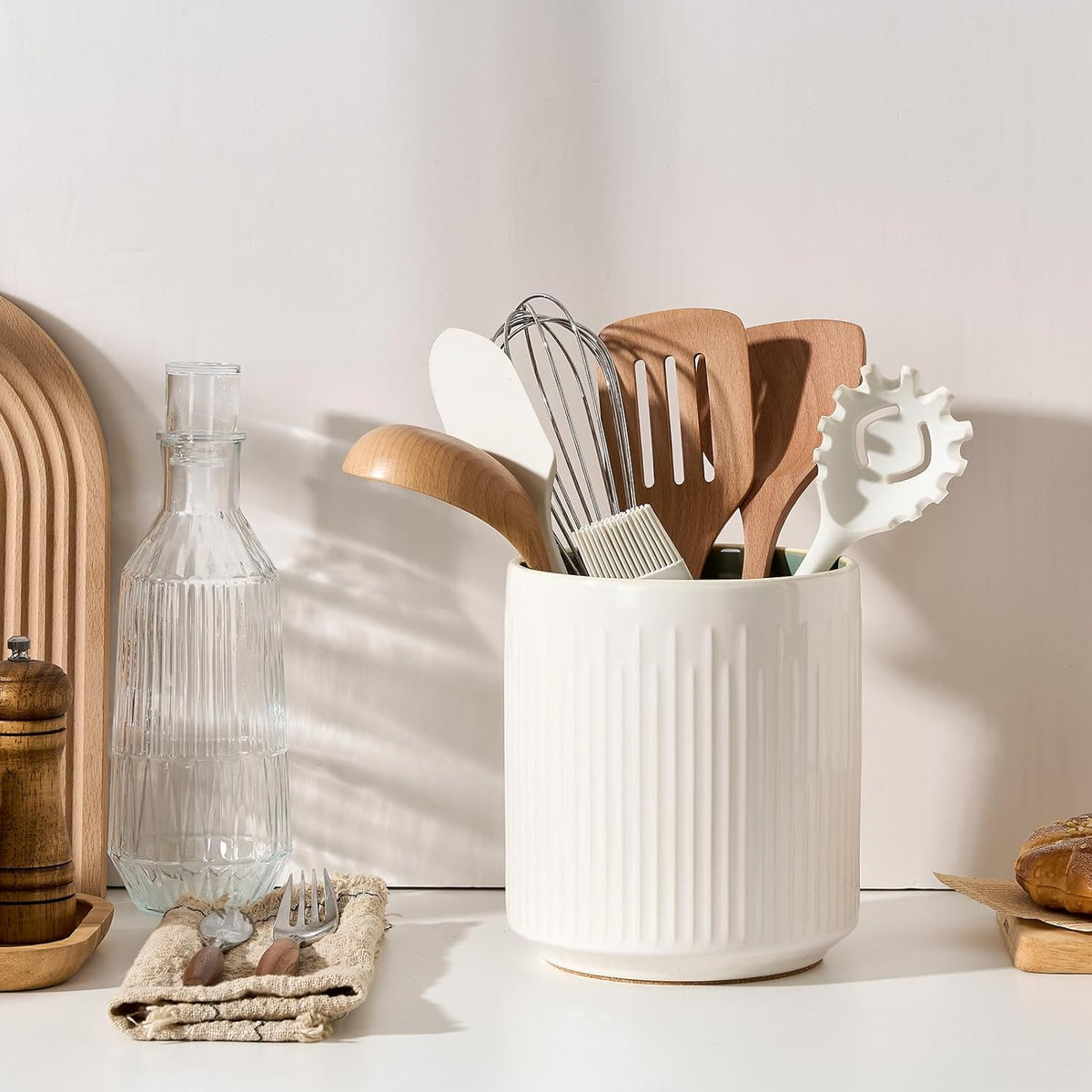 JIEMEI HOME Kitchen Utensil Holder, Ceramic Stable Utensil Crock for Countertop, 7.2" Large Utensil Organizer with Cork Mat, Removable Bamboo Divider for Kitchen Décor and Accessories, Wild Sage Earth