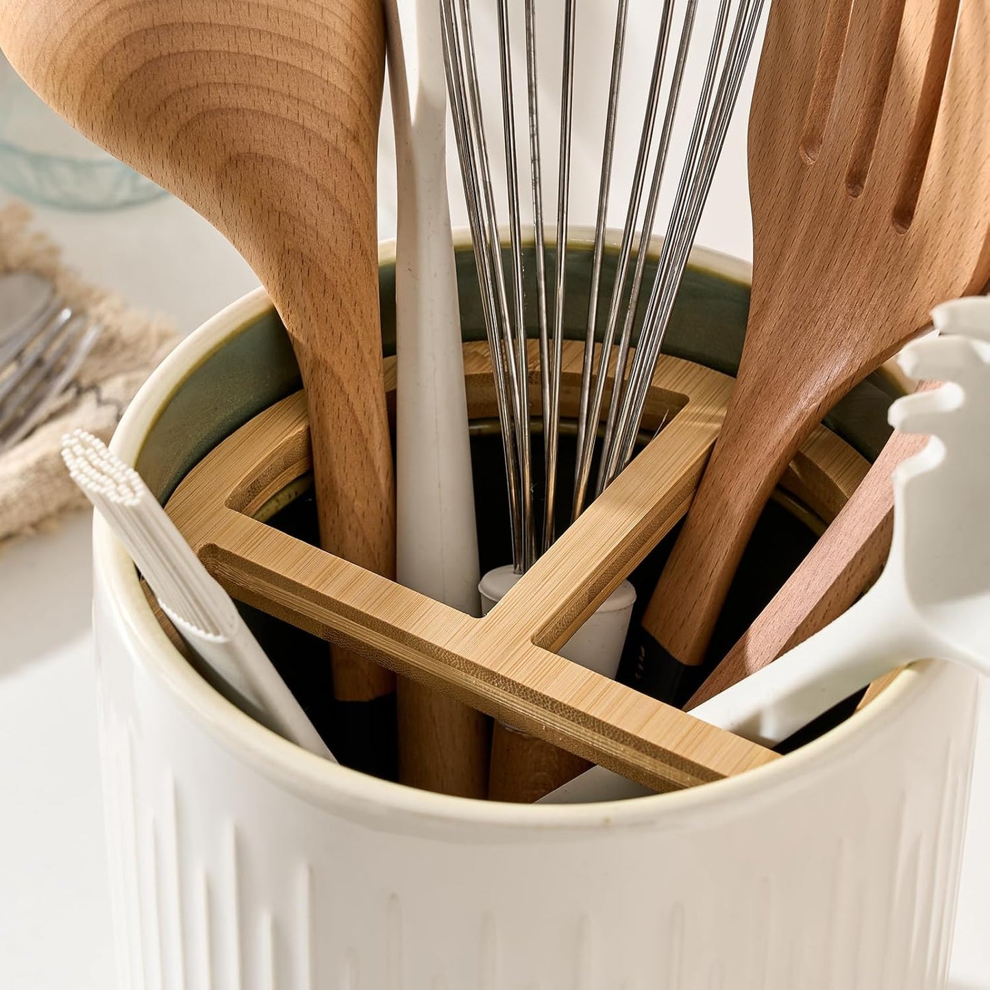 JIEMEI HOME Kitchen Utensil Holder, Ceramic Stable Utensil Crock for Countertop, 7.2" Large Utensil Organizer with Cork Mat, Removable Bamboo Divider for Kitchen Décor and Accessories, Wild Sage Earth