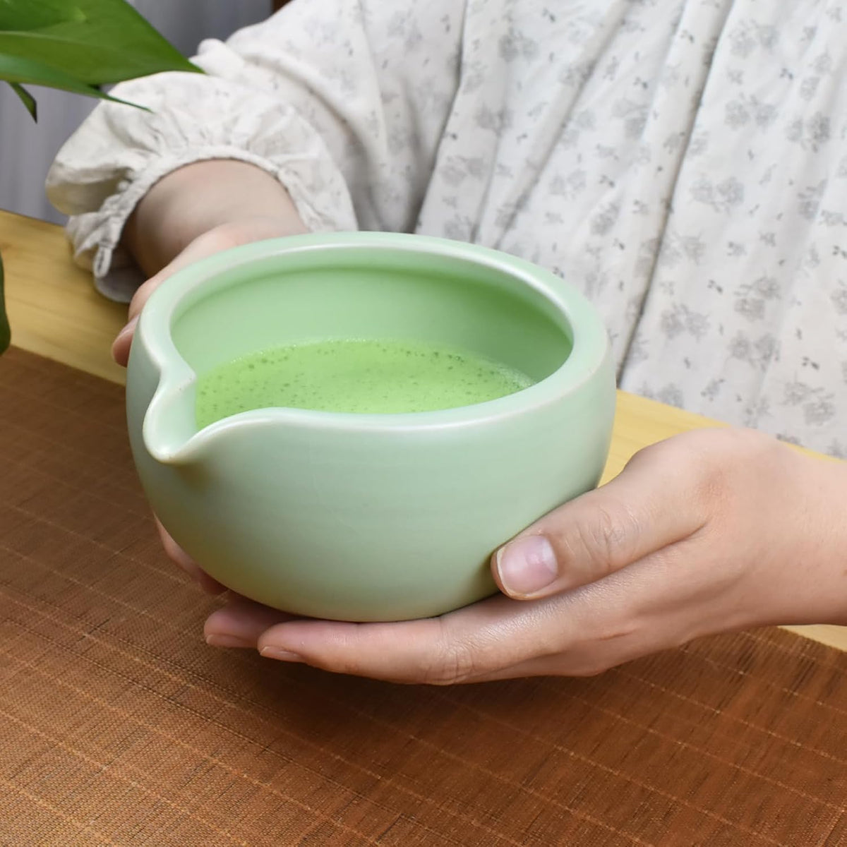 4 Pcs Complete Matcha Ceremony Kit - Japanese Bowl With Pouring Spout, Whisk, Holder, Scoop - Tea Set for Making Usucha, Koicha and Latte (Green)