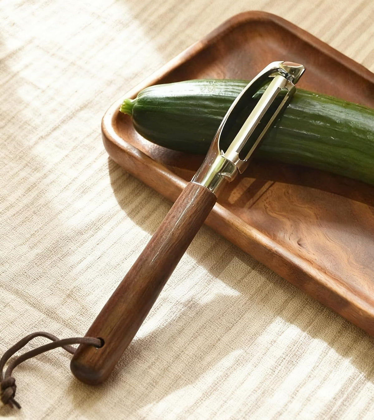 Fruit Vegetable Peeler Set for Kitchen, Stainless Steel Potato Peelers Ultra Sharp Swivel Blade, Premium Real Wood Handle Leather Strap (Y&I Shaped)