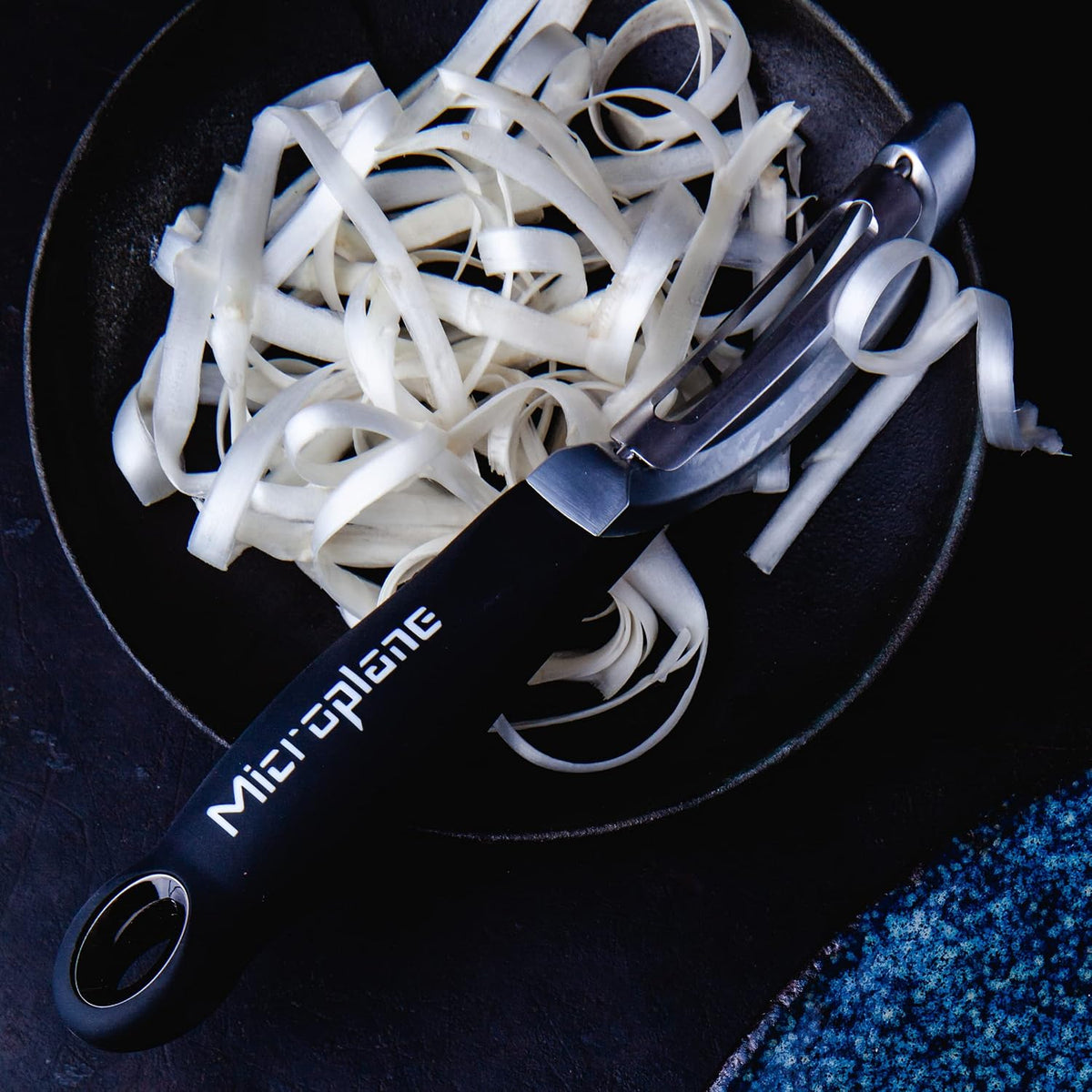 Stainless Steel Professional Swivel Peeler, Sharp Blade for Effortless Peeling of Hard Fruits and Vegetables, Kitchen Peeler for Home Cooks and Professional Chefs