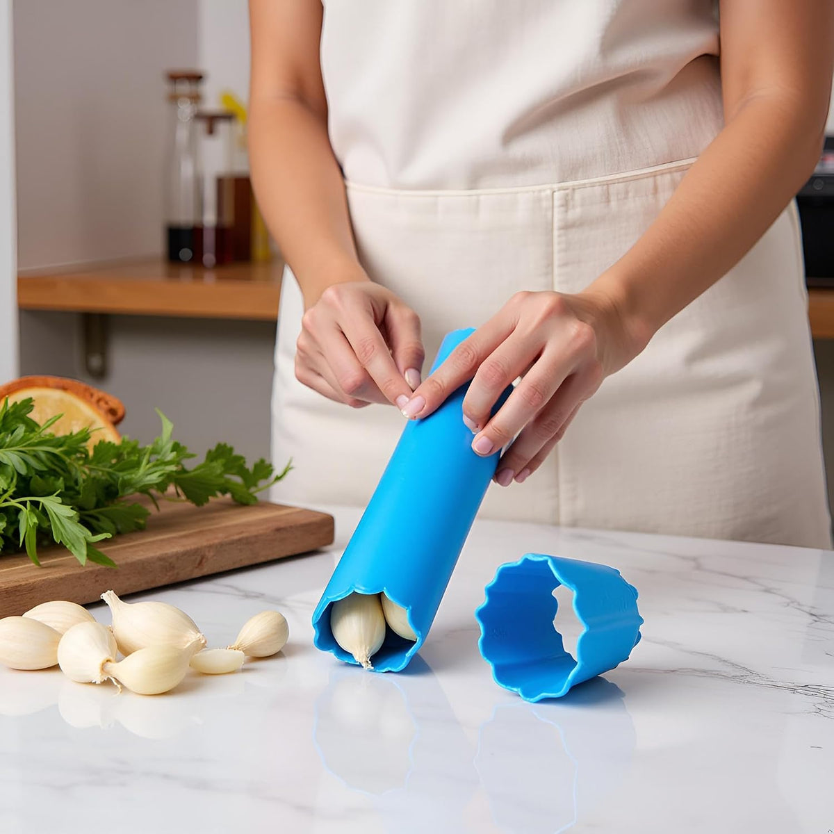 Silicone Garlic Tube Peeler-Garlic Skin Remover Roller,Garlic Roller Peeling Garlic Peeler Tube Roller Kitchen Garlic Tools,Easy Quick To Peel Garlic Cloves Roller Portabl Garlic Tools (Blue)