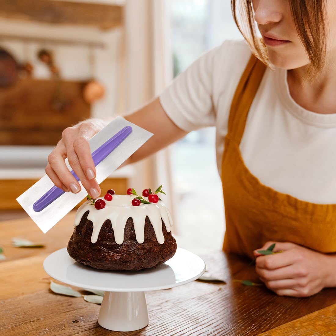 Stainless Steel Cake Scraper Metal Icing Smoother Polisher Cake Decorating Comb Cake Pastry Cutter for Cake Decorating with a Purple Handle 9 Inches