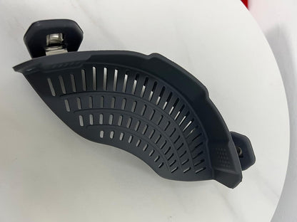 Clip On Strainer Silicone for Pots, Standard 8.86 x 3.55in, Purple | Food-grade BPA-free, Fits Pots Pans Bowls, Dishwasher Safe, for Pasta Noodles Vegetable Fruits, Space-saving Kitchen Gadget