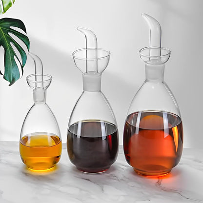 Glass Oil Bottle with Spout, Olive Oil Dispenser Vinegar Drizzler Pourer Stopper Pot, Soy Sauce Vinegar Cruet Non Drip Heat-Resistant for Cooking Kitchen Restaurant BBQ (15 oz)