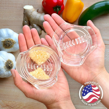 Garlic Twister 4th Gen – Garlic Mincer & Garlic Press in One - for Ginger, Herbs, Nuts & more, BPA-Free, Dishwasher Safe, 3–5 Clove Capacity - Clear