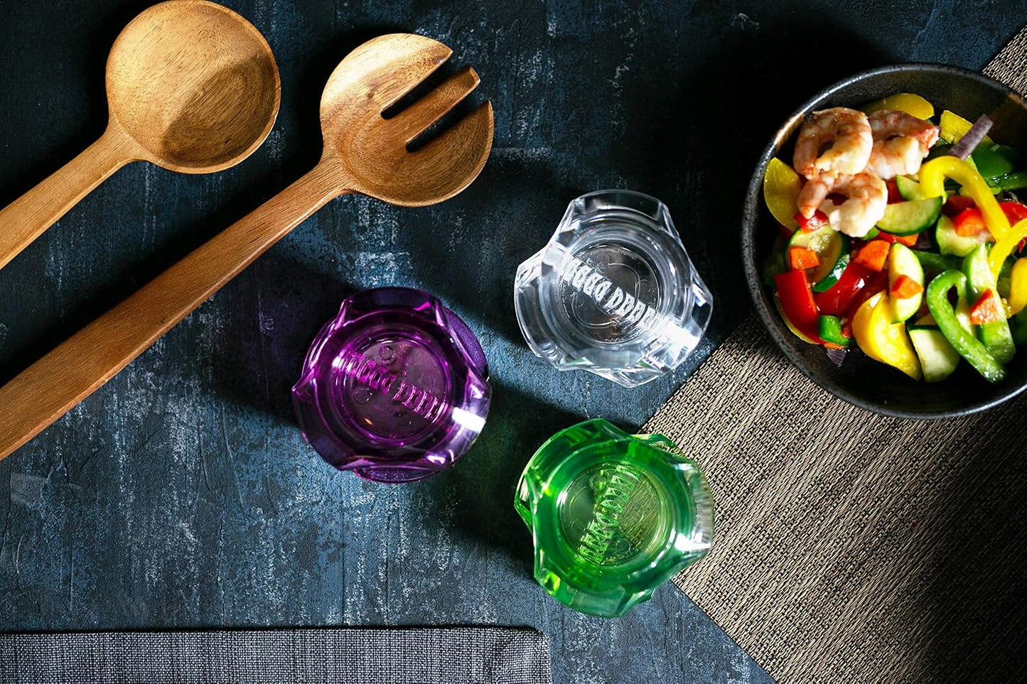 Garlic Twister 4th Gen – Garlic Mincer & Garlic Press in One - for Ginger, Herbs, Nuts & more, BPA-Free, Dishwasher Safe, 3–5 Clove Capacity - Clear