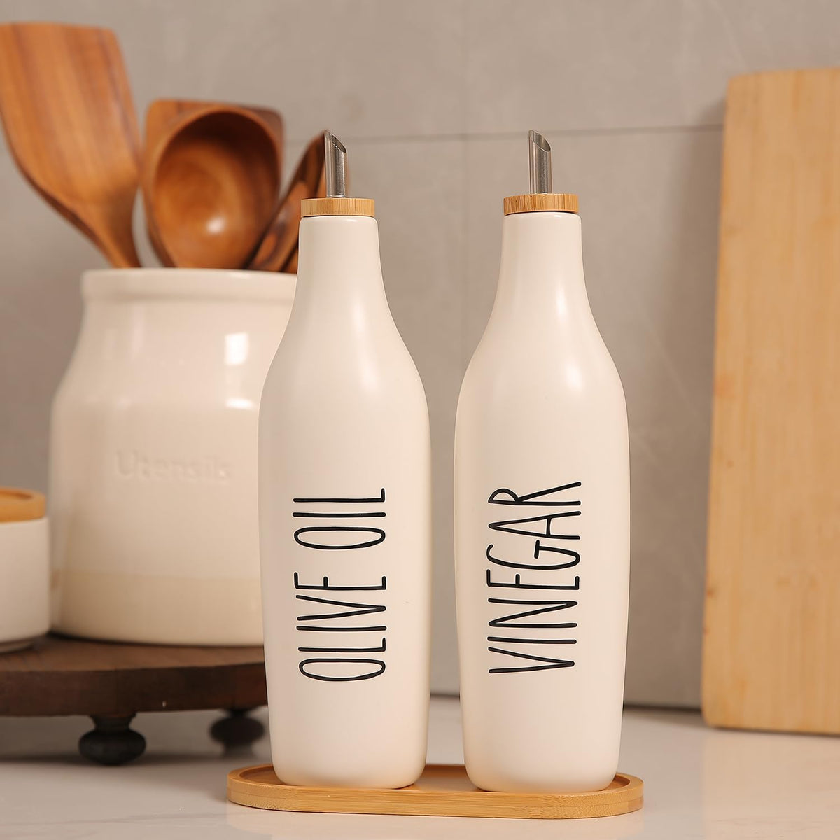 HOMCDALY Ceramic Olive Oil Dispenser for Kitchen, Stoneware 16oz Oil and Vinegar Bottles Dispenser, Kitchen Dispenser Bottle for EVOO Vinegar Syrups, Modern Farmhouse Design(W)