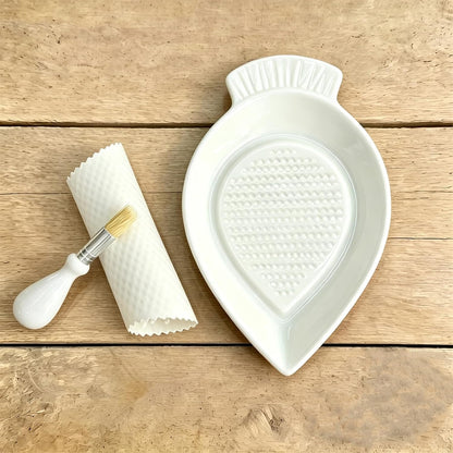 Ceramic Grater Plate for Ginger, Garlic, Onion, Cheese, Lemon, Chocolate, Vegetables and Fruits in Kitchen, White Garlic Grater with Peeler and Brush, Large