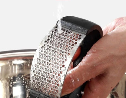Garlic Press,Stainless Steel Garlic Mincer Crusher,Ergonomic Handle,Easy to Use,Easy to Clean,Effort-Saving Kitchen Gadgets-Black
